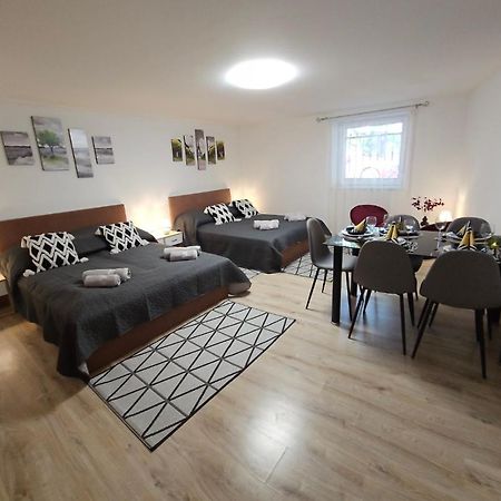Holiness Apartmanok Сегед Екстер'єр фото