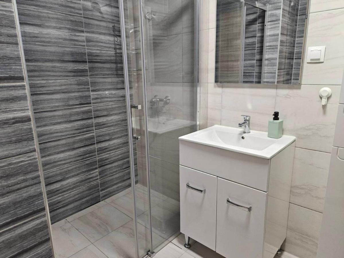 Holiness Apartmanok Сегед Екстер'єр фото