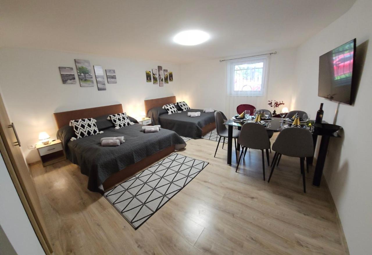 Holiness Apartmanok Сегед Екстер'єр фото