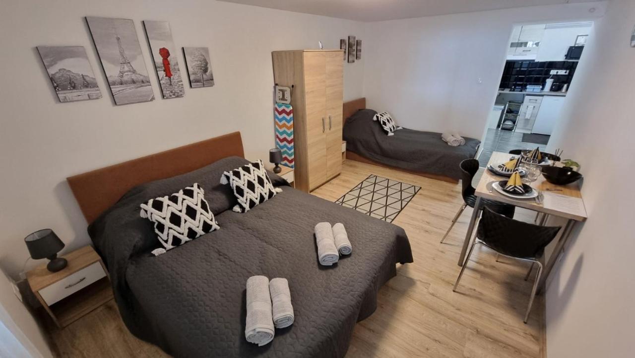 Holiness Apartmanok Сегед Екстер'єр фото