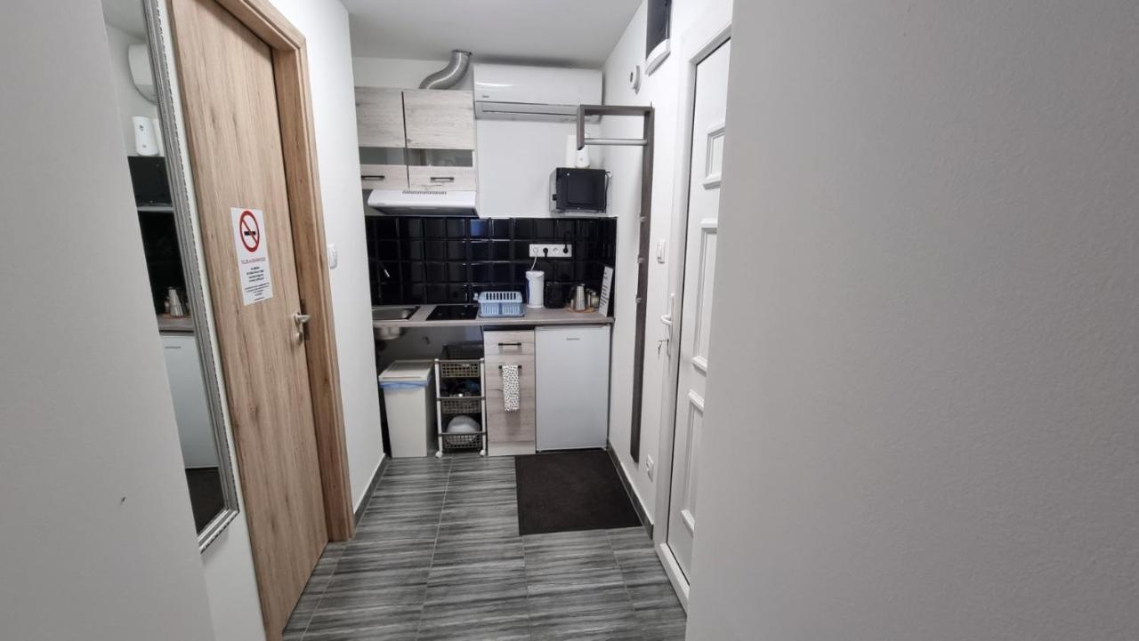 Holiness Apartmanok Сегед Екстер'єр фото
