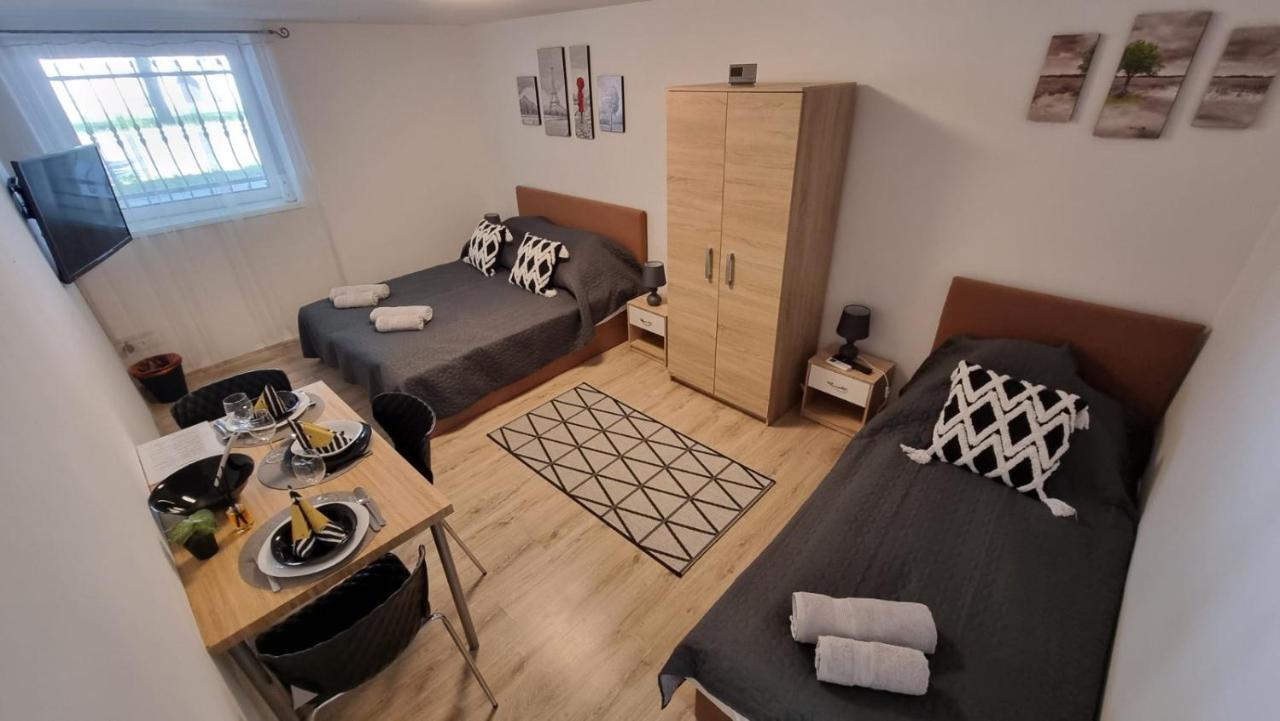 Holiness Apartmanok Сегед Екстер'єр фото