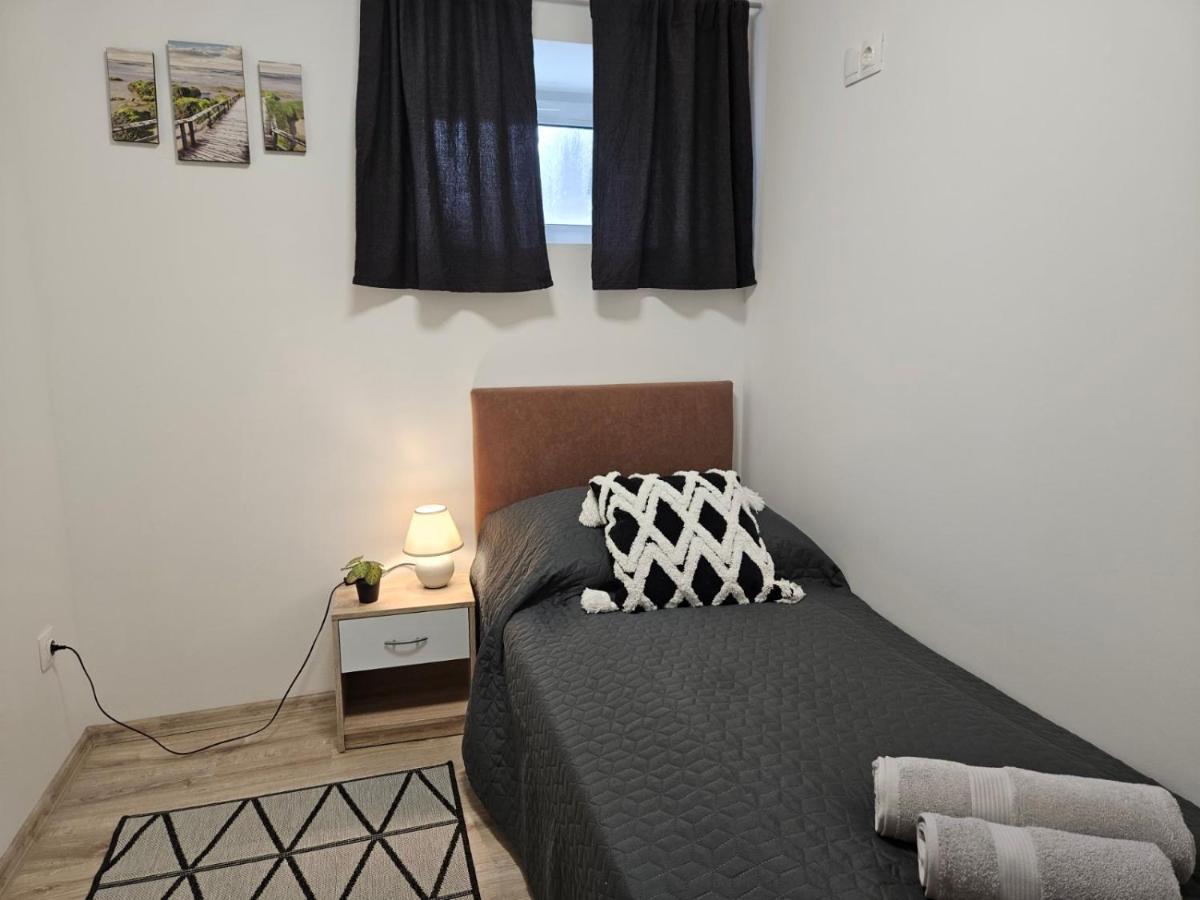 Holiness Apartmanok Сегед Екстер'єр фото