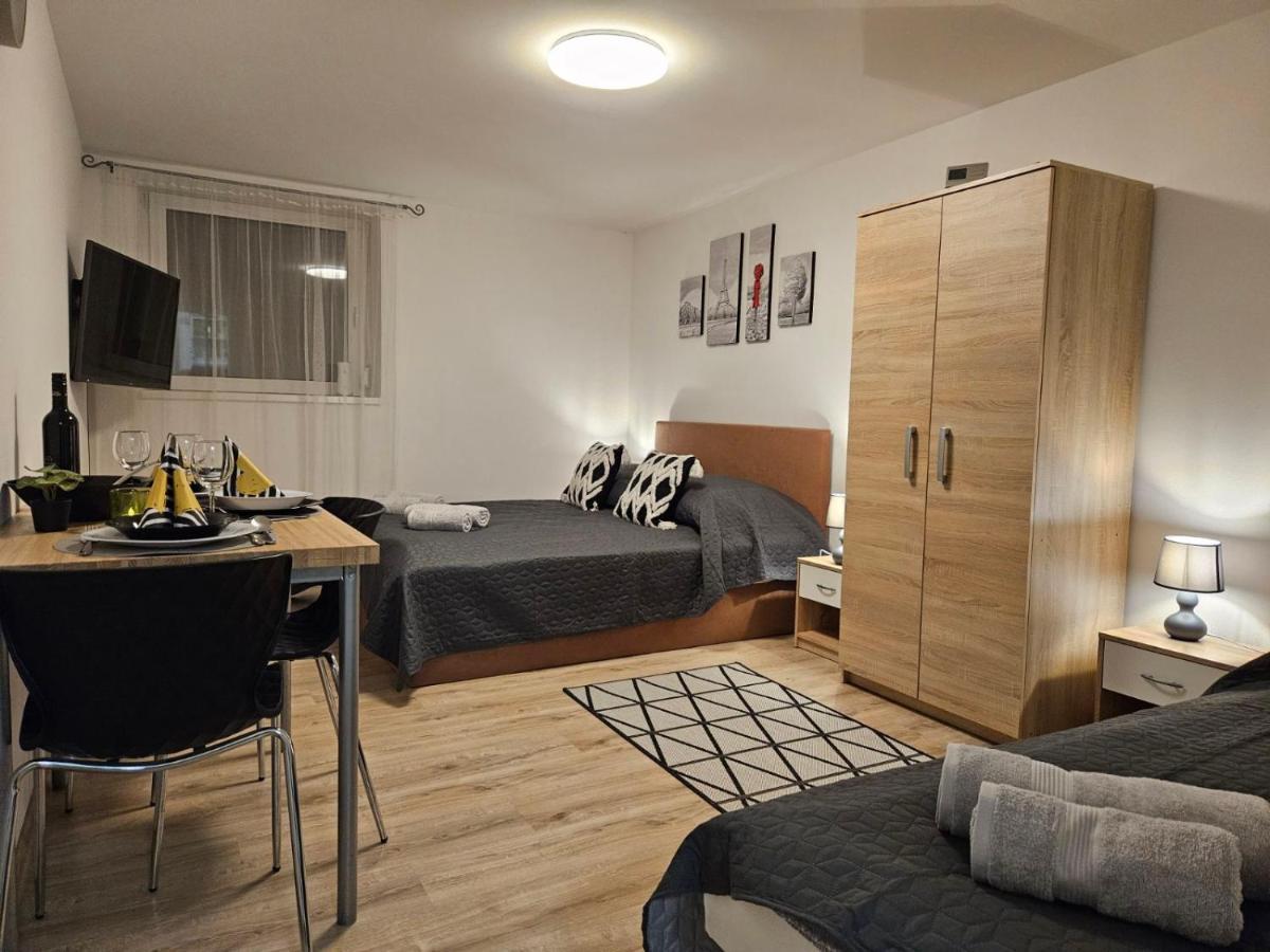 Holiness Apartmanok Сегед Екстер'єр фото